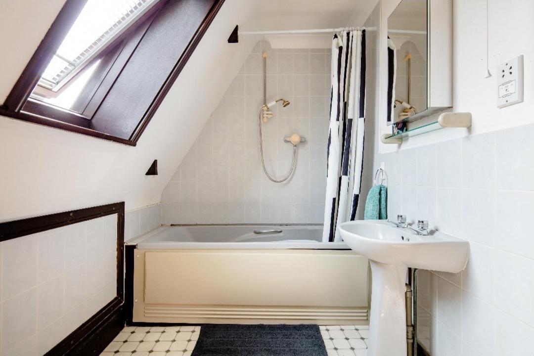 Double Room 2 Mins From Station Belvedere Exteriér fotografie